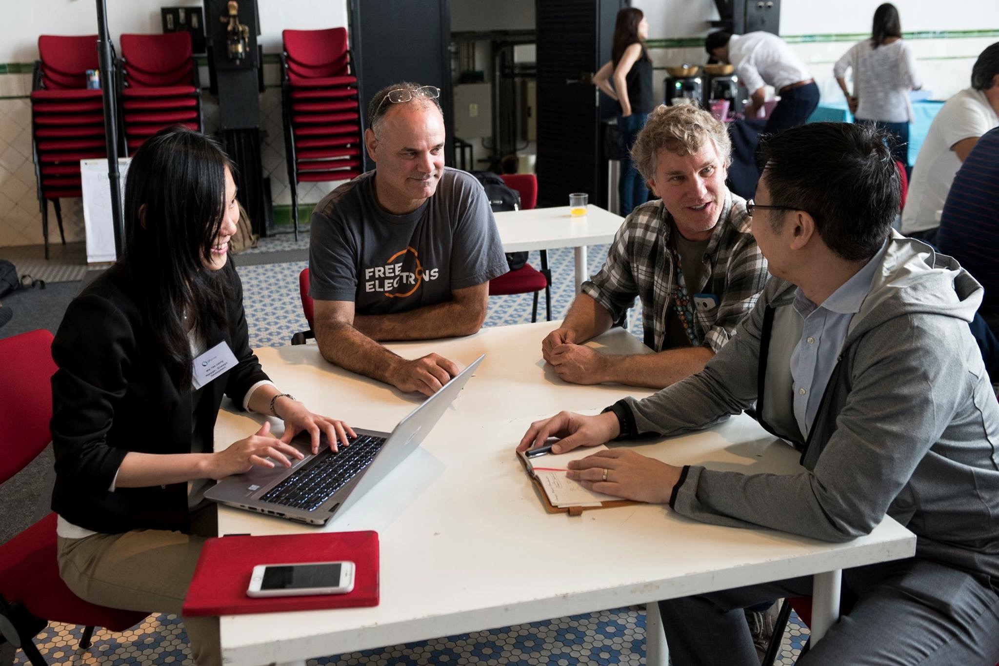 Story+5+PHOTO+-+Free+Electrons